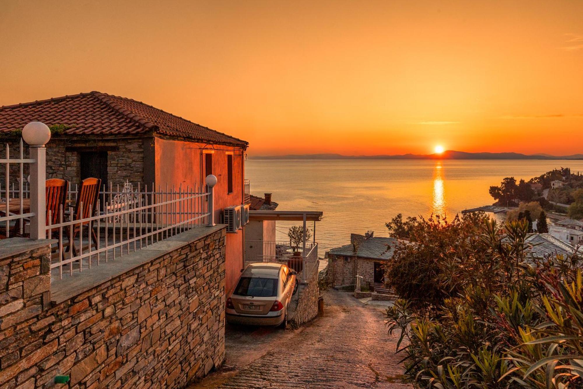 Με Θέα Το Ηλιοβασιλεμα 2 Villa Afissos Exterior photo